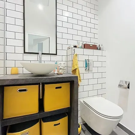 Charming 2-room Getaway Near Le Marais
