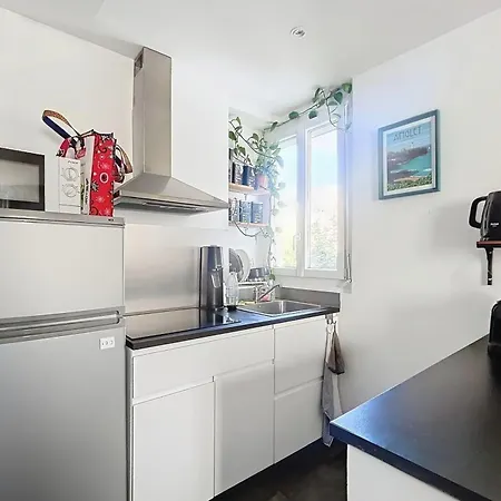 Charming 2-room Getaway Near Le Marais