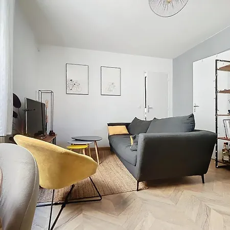 Charming 2-room Getaway Near Le Marais *